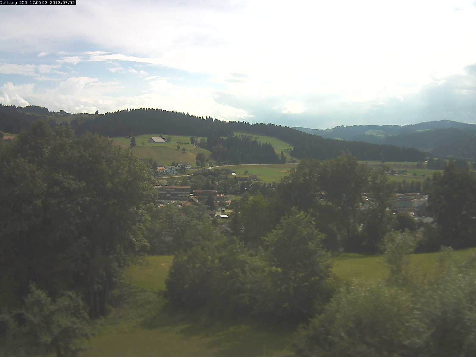 Webcam-Bild: Aussicht vom Dorfberg in Langnau 20180705-170602