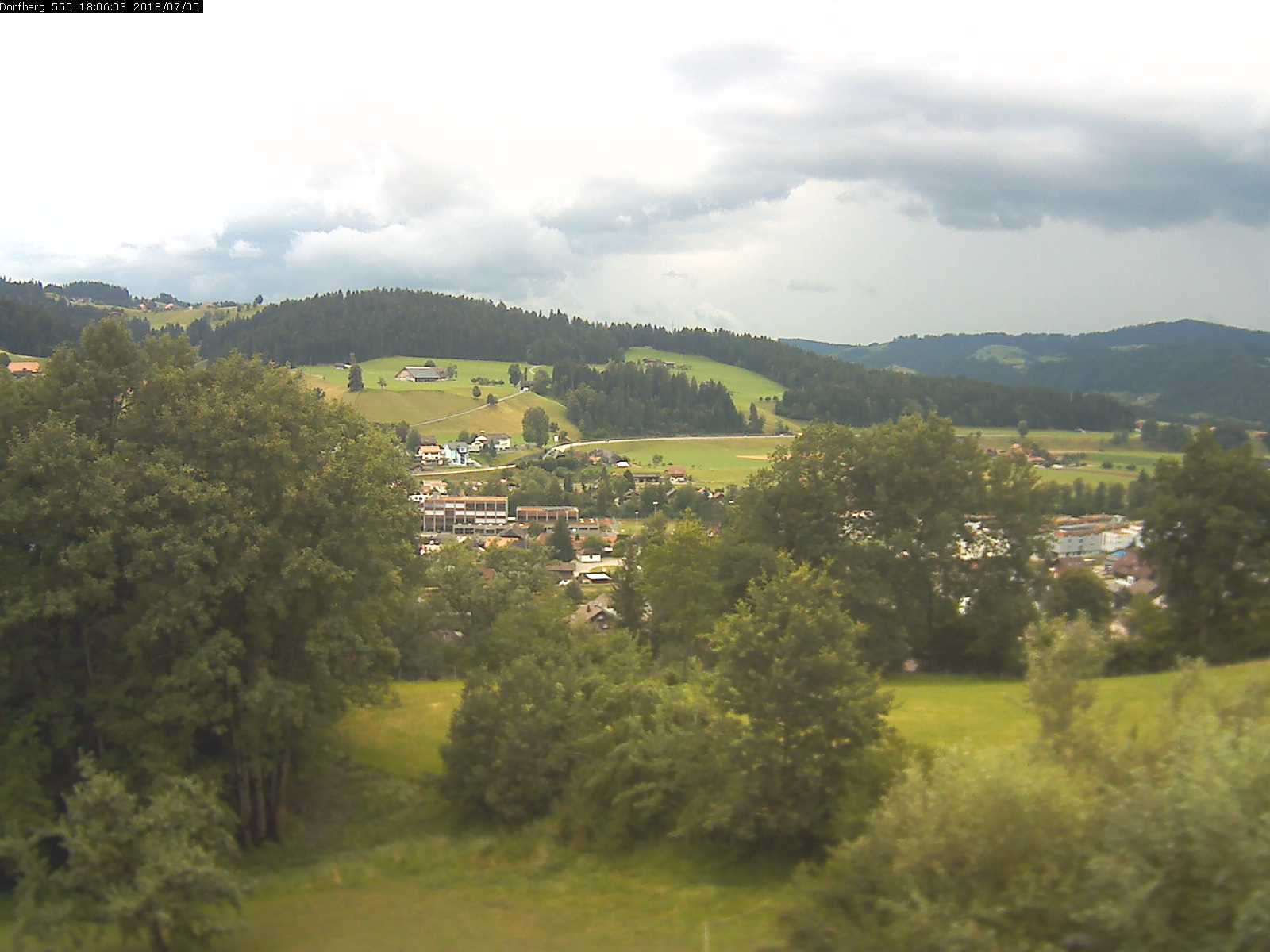 Webcam-Bild: Aussicht vom Dorfberg in Langnau 20180705-180601