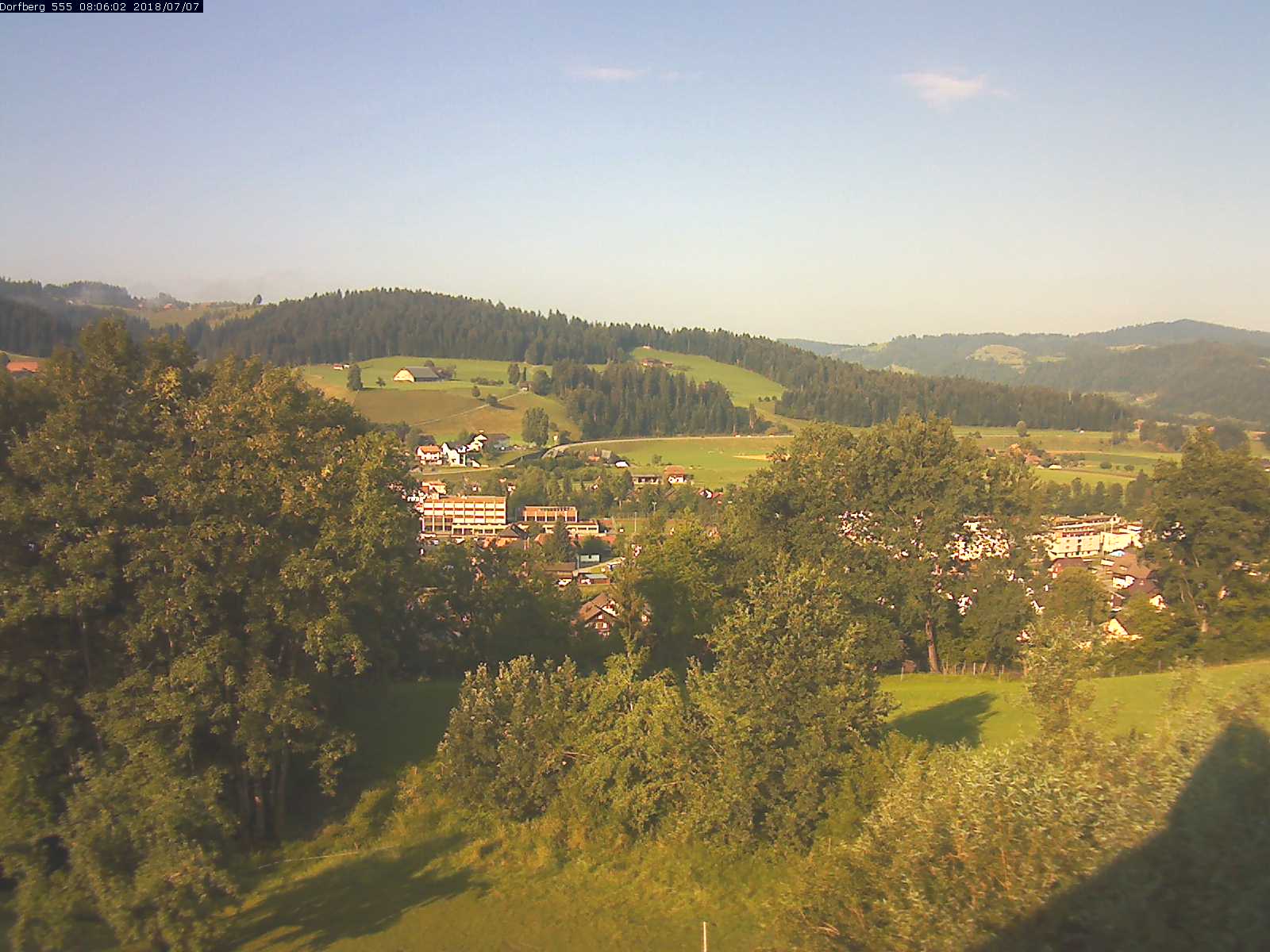 Webcam-Bild: Aussicht vom Dorfberg in Langnau 20180707-080601