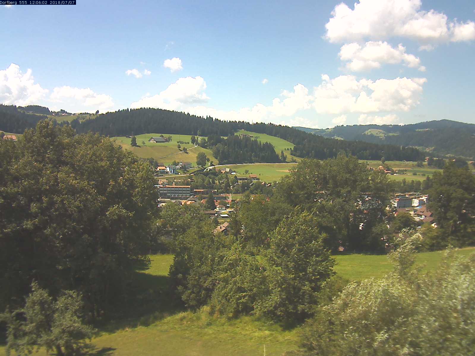 Webcam-Bild: Aussicht vom Dorfberg in Langnau 20180707-120601