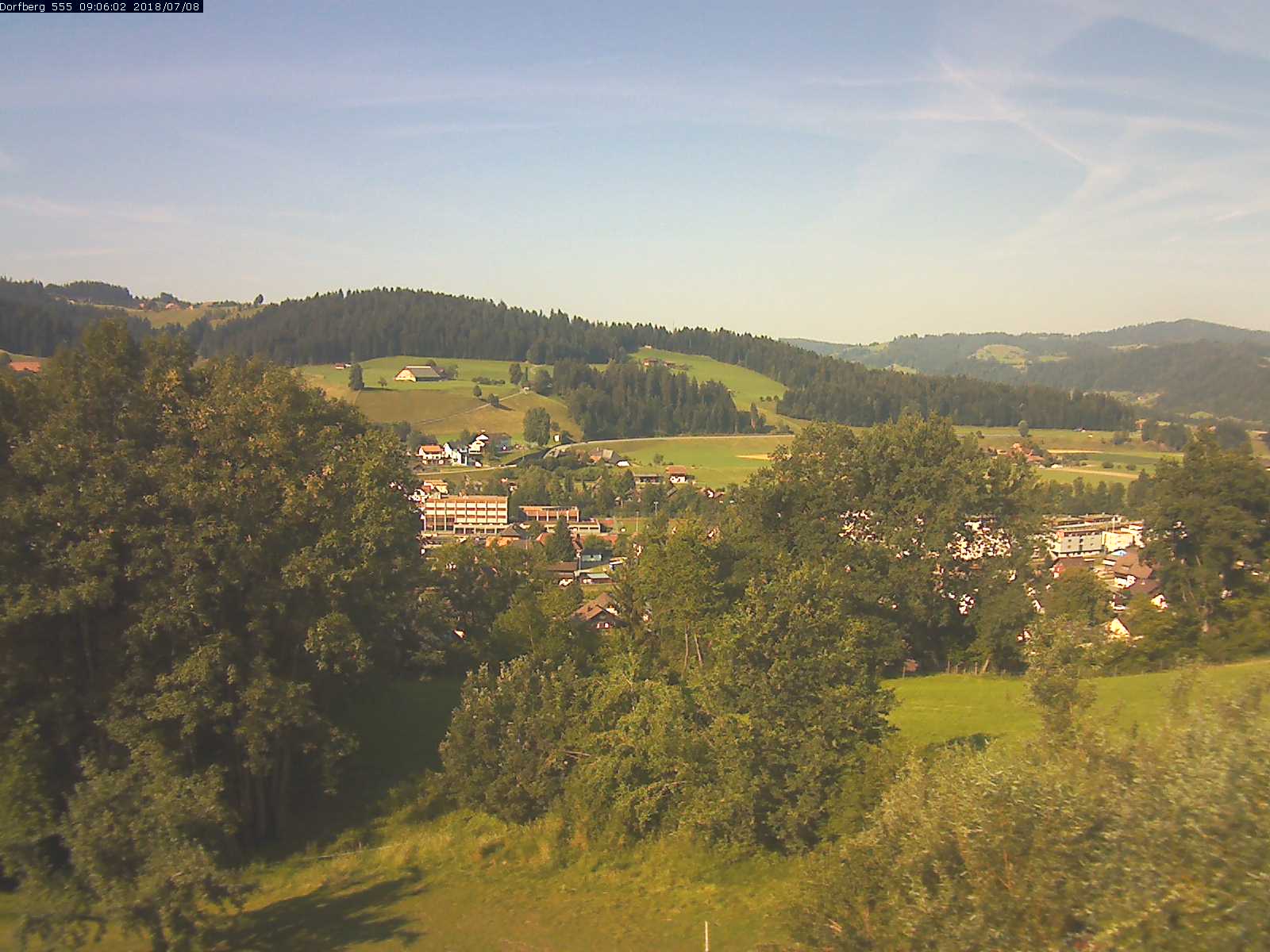 Webcam-Bild: Aussicht vom Dorfberg in Langnau 20180708-090601