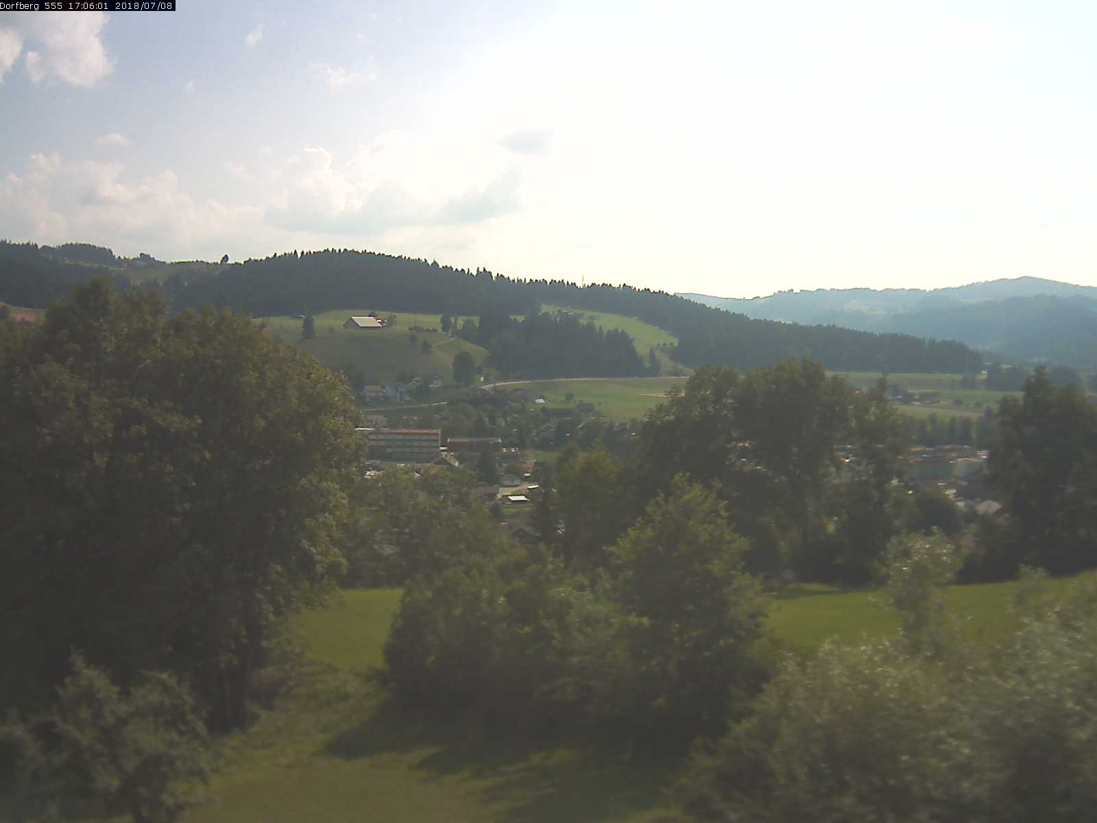 Webcam-Bild: Aussicht vom Dorfberg in Langnau 20180708-170601