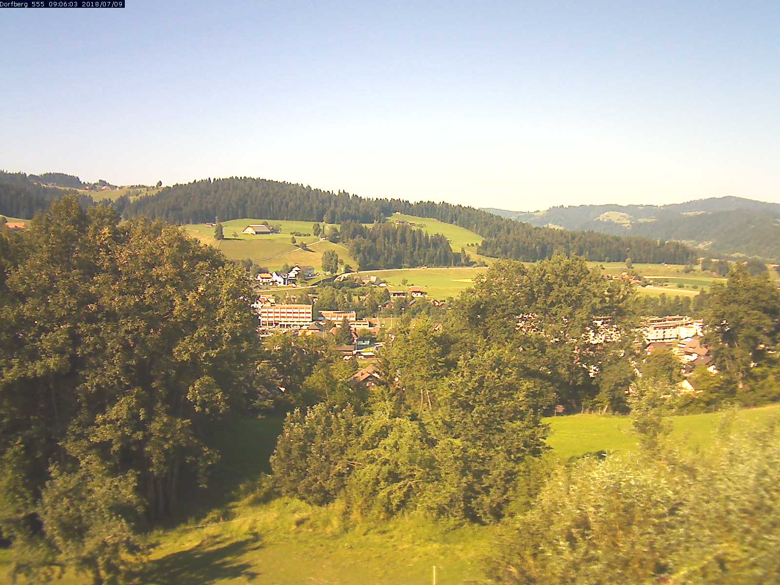 Webcam-Bild: Aussicht vom Dorfberg in Langnau 20180709-090601