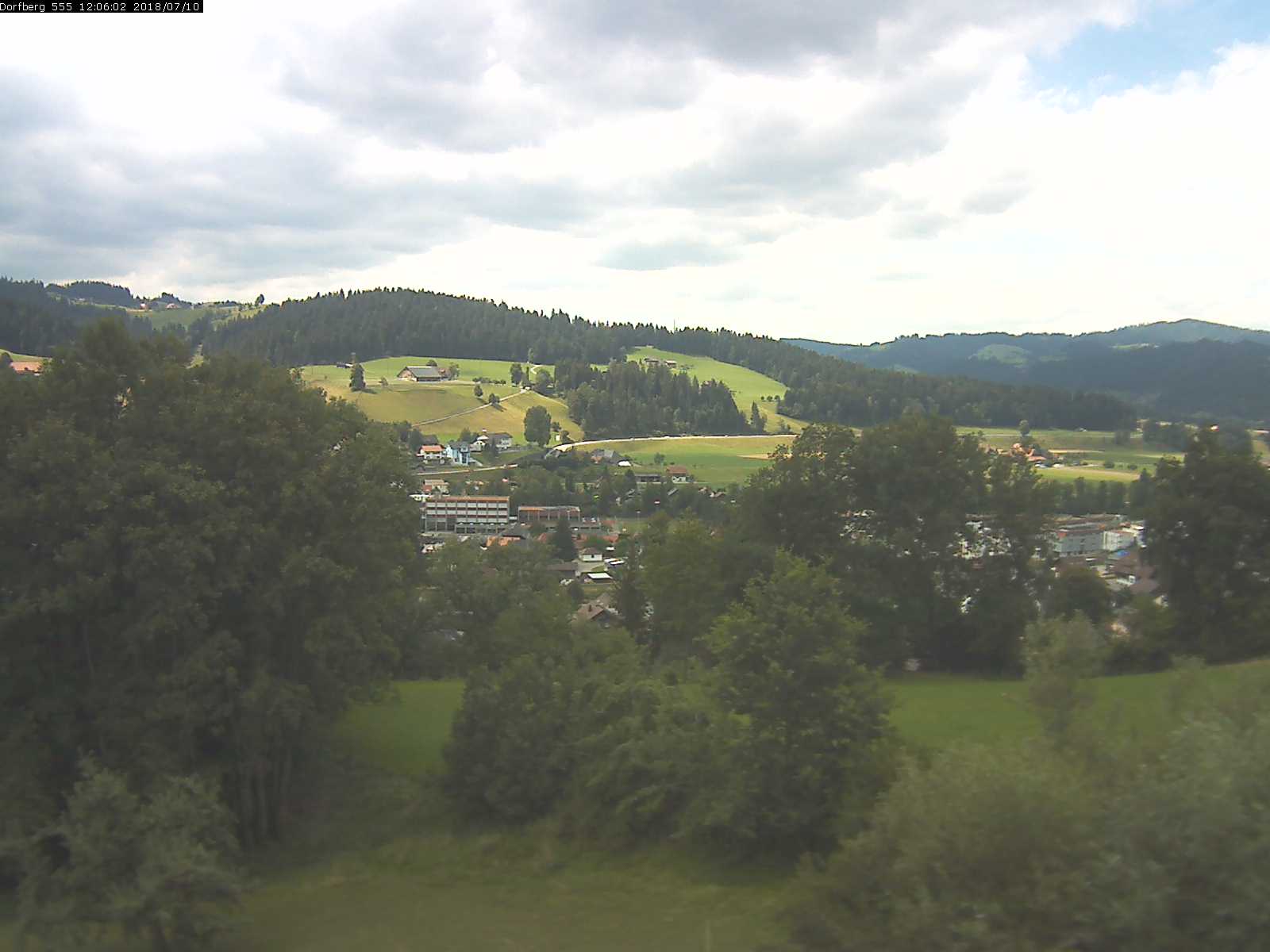 Webcam-Bild: Aussicht vom Dorfberg in Langnau 20180710-120601