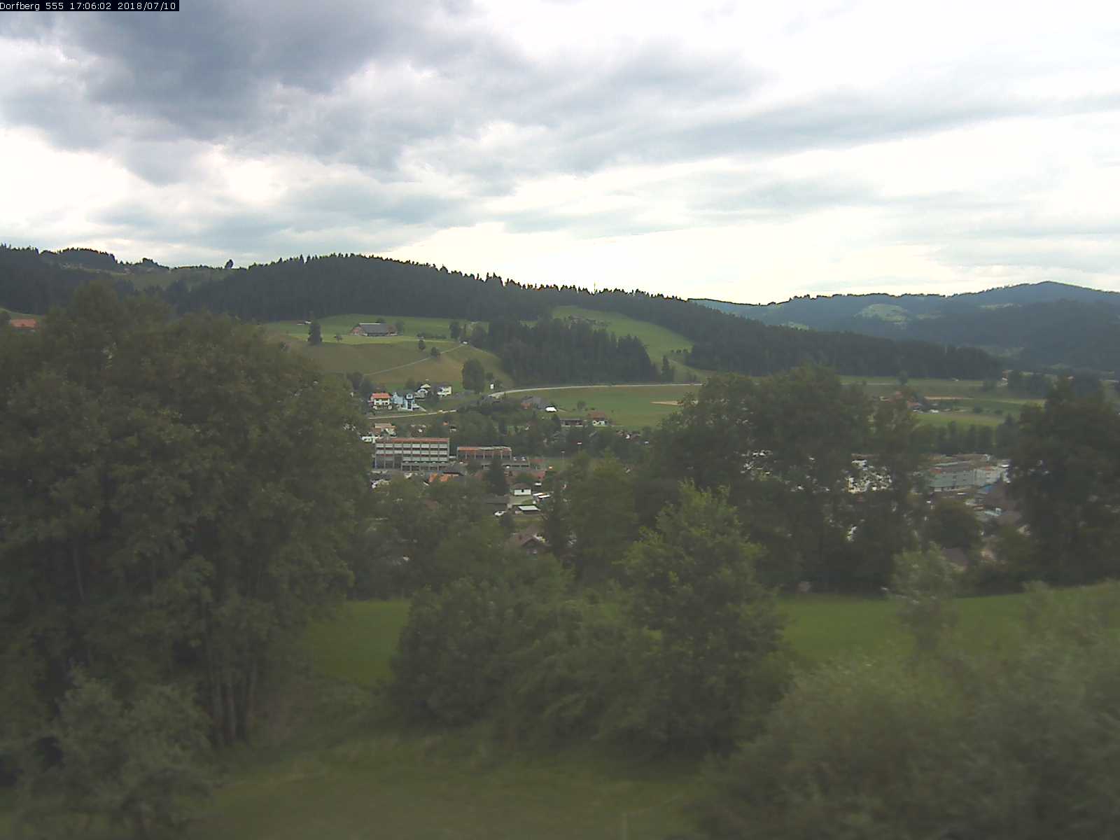 Webcam-Bild: Aussicht vom Dorfberg in Langnau 20180710-170601