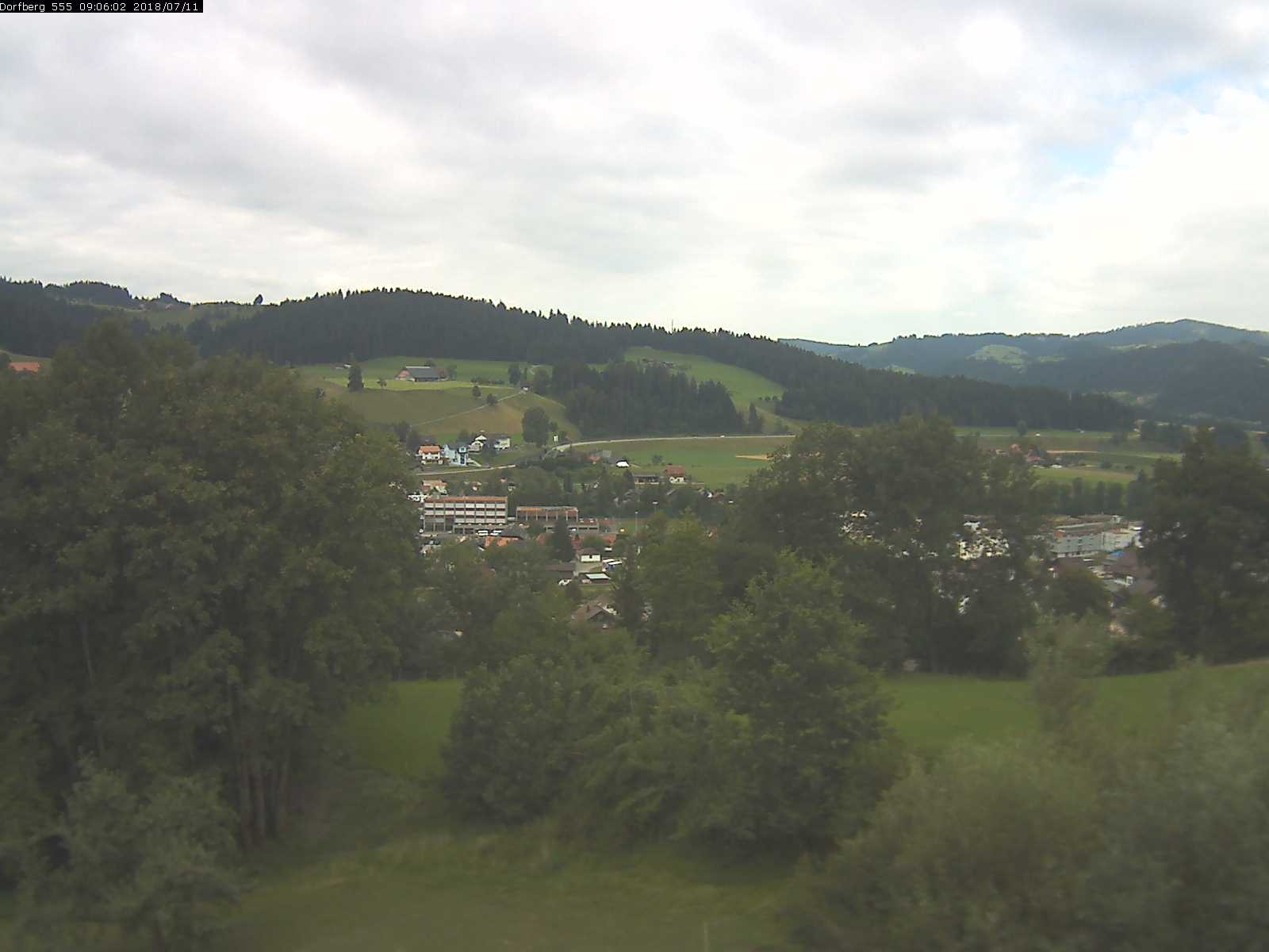 Webcam-Bild: Aussicht vom Dorfberg in Langnau 20180711-090601