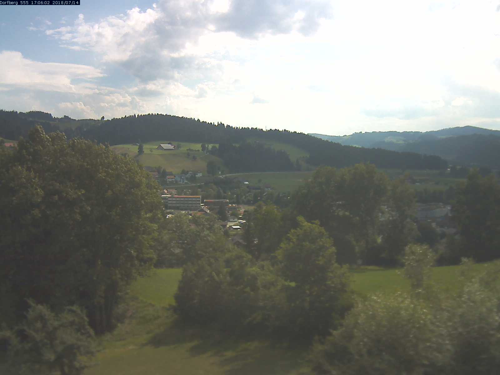 Webcam-Bild: Aussicht vom Dorfberg in Langnau 20180714-170601