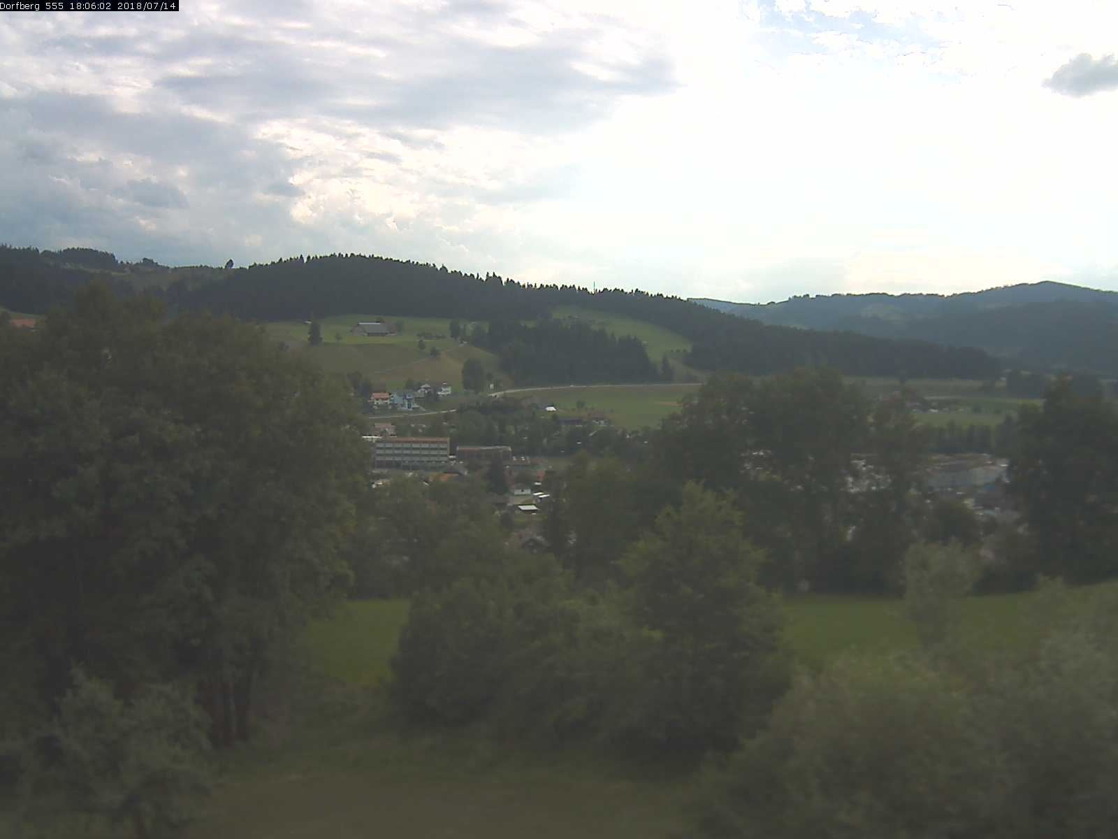Webcam-Bild: Aussicht vom Dorfberg in Langnau 20180714-180602