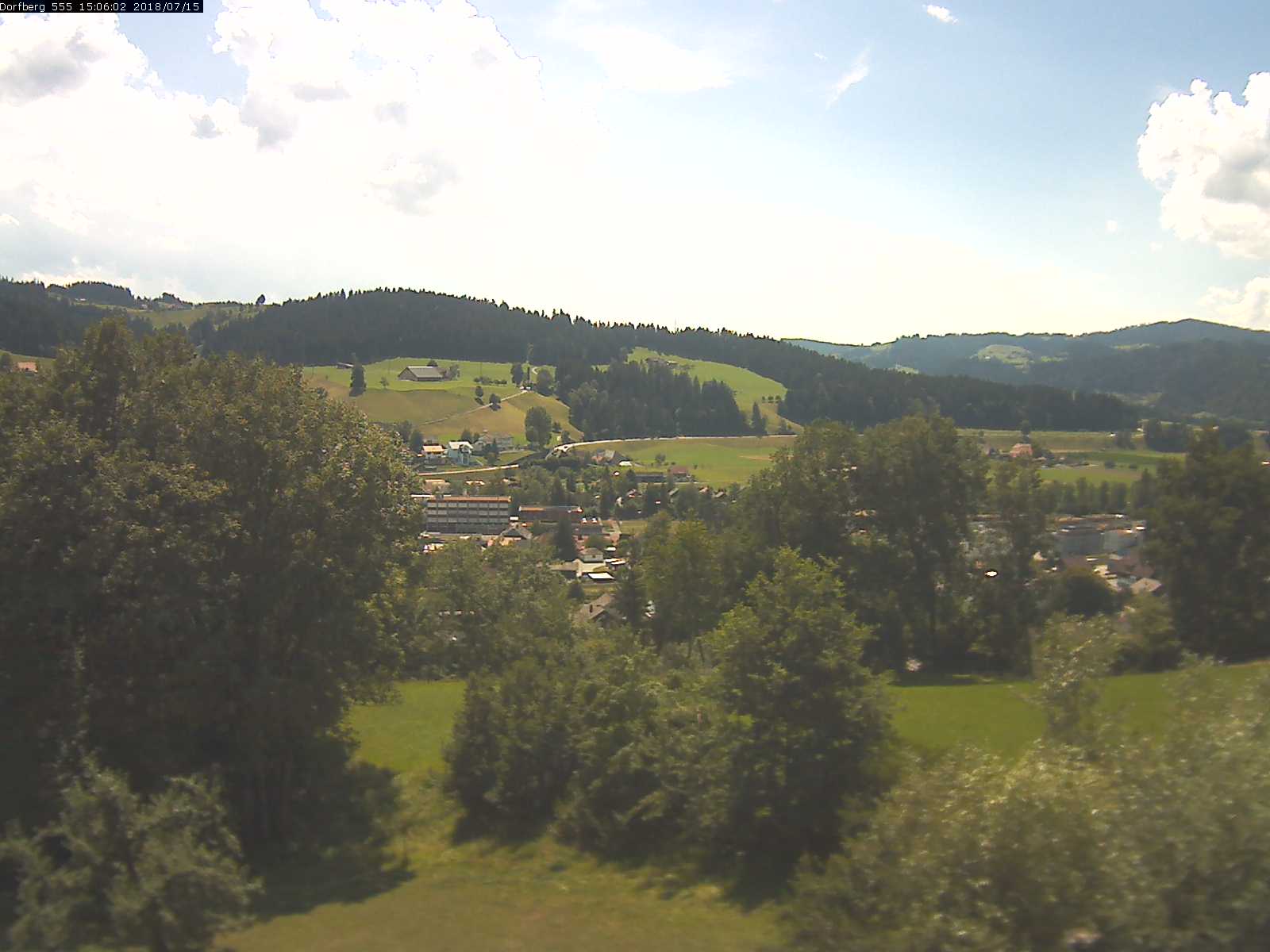 Webcam-Bild: Aussicht vom Dorfberg in Langnau 20180715-150601