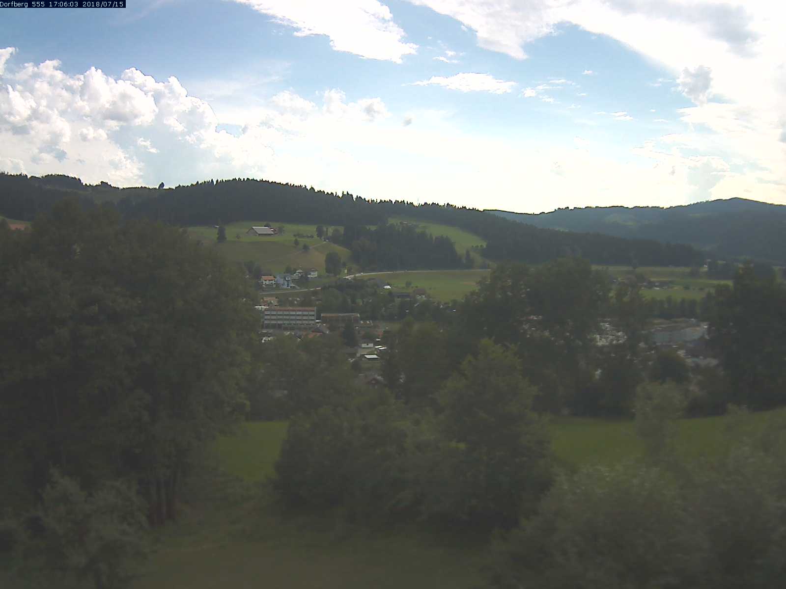 Webcam-Bild: Aussicht vom Dorfberg in Langnau 20180715-170601