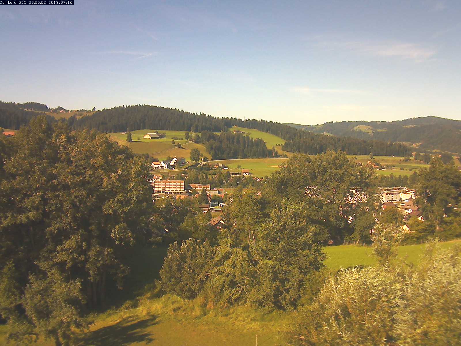 Webcam-Bild: Aussicht vom Dorfberg in Langnau 20180716-090601