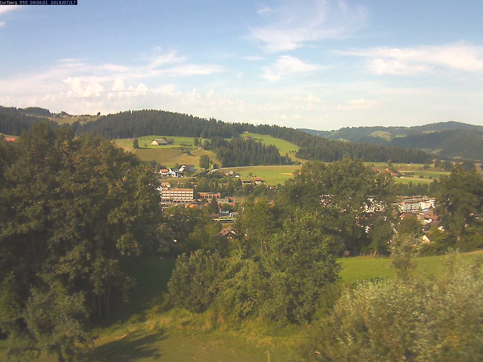 Webcam-Bild: Aussicht vom Dorfberg in Langnau 20180717-090601