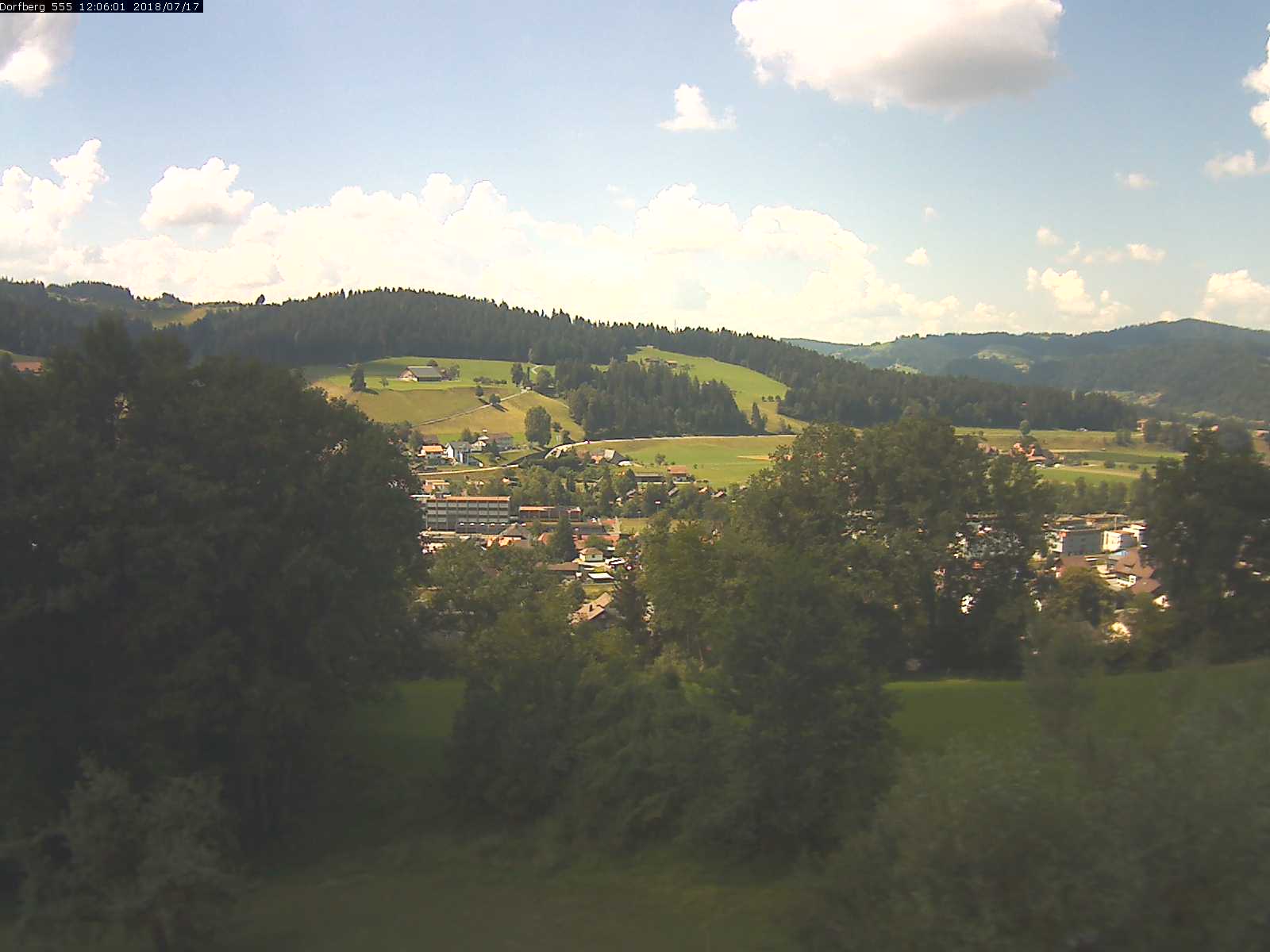 Webcam-Bild: Aussicht vom Dorfberg in Langnau 20180717-120601