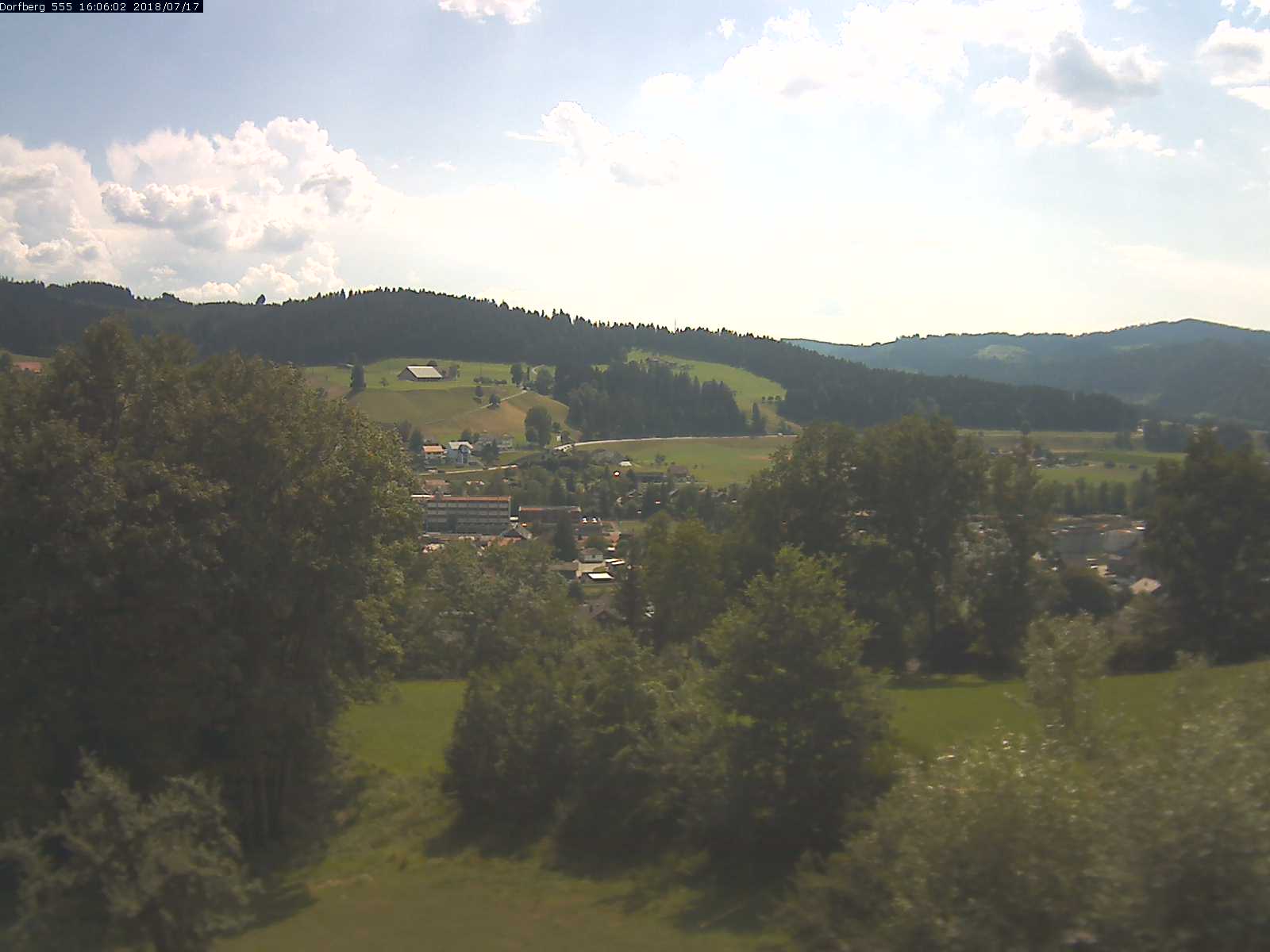 Webcam-Bild: Aussicht vom Dorfberg in Langnau 20180717-160601