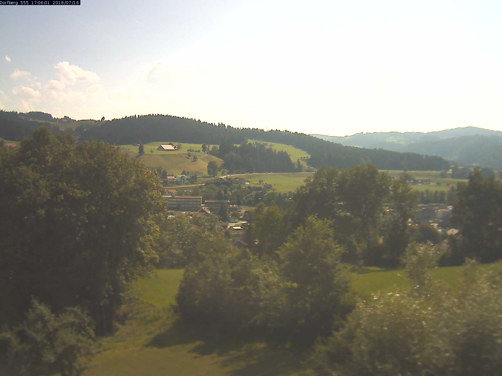 Webcam-Bild: Aussicht vom Dorfberg in Langnau 20180718-170601