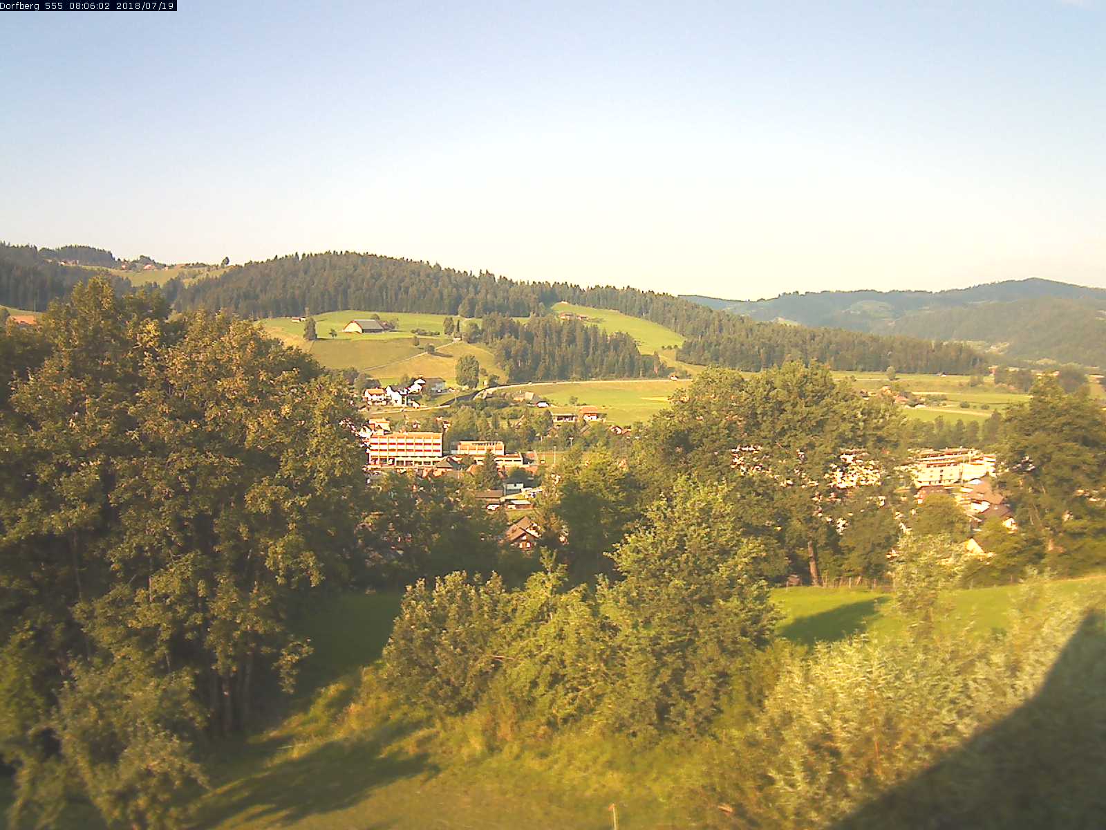 Webcam-Bild: Aussicht vom Dorfberg in Langnau 20180719-080601