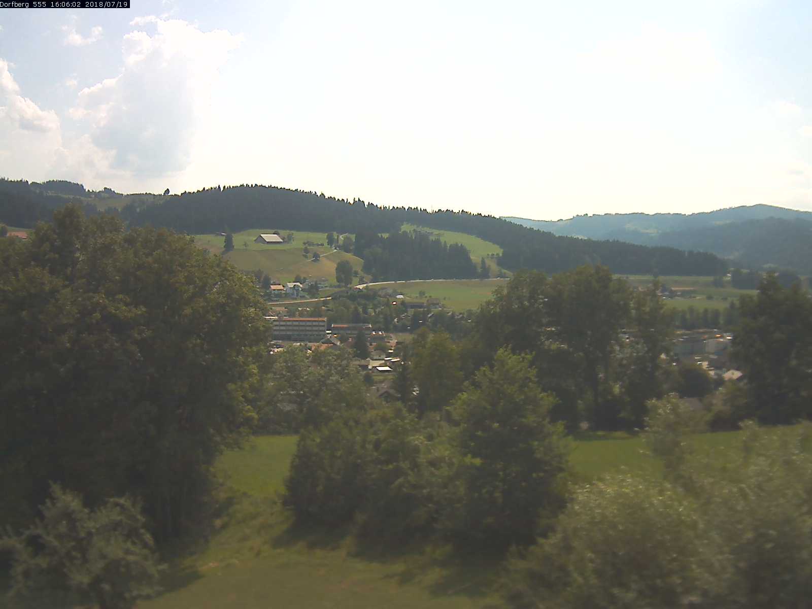 Webcam-Bild: Aussicht vom Dorfberg in Langnau 20180719-160601