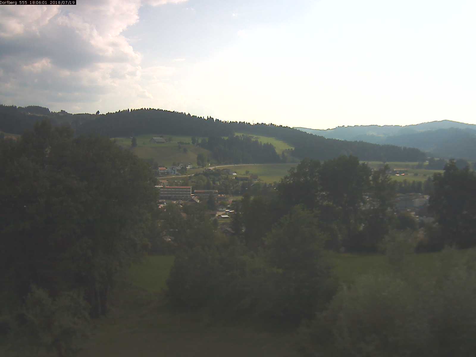 Webcam-Bild: Aussicht vom Dorfberg in Langnau 20180719-180601