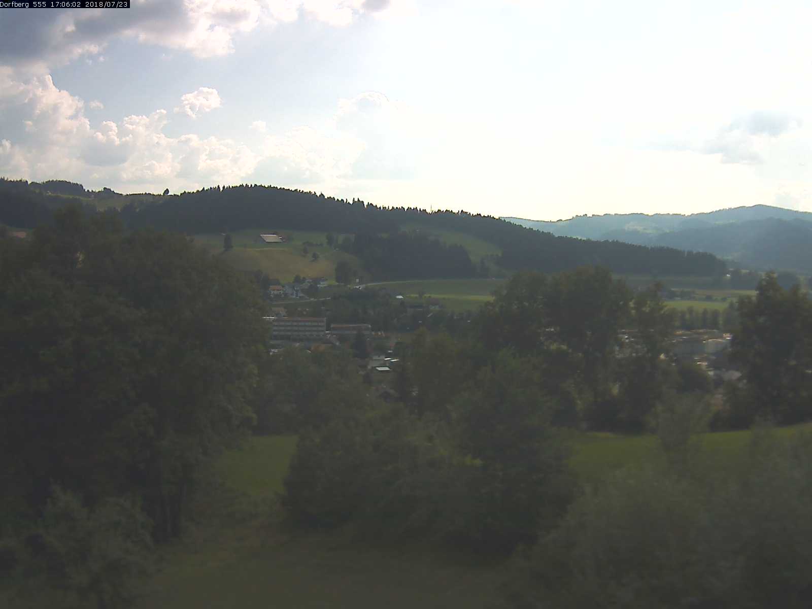 Webcam-Bild: Aussicht vom Dorfberg in Langnau 20180723-170601