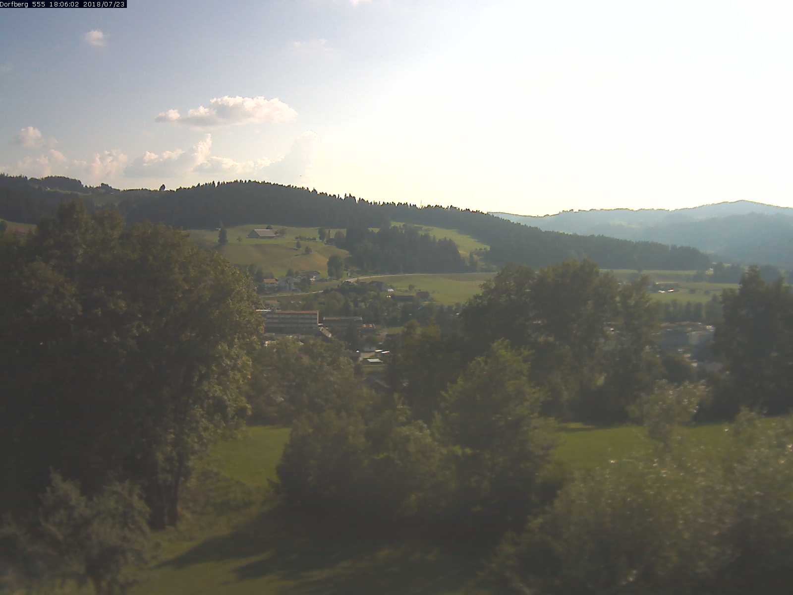 Webcam-Bild: Aussicht vom Dorfberg in Langnau 20180723-180601