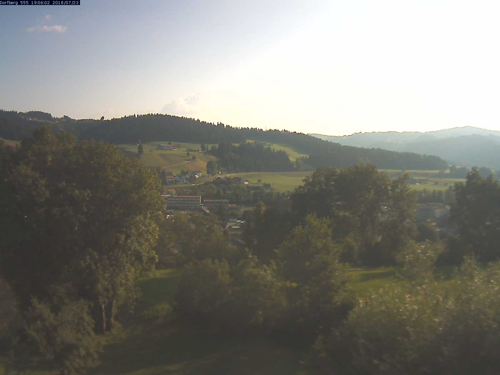 Webcam-Bild: Aussicht vom Dorfberg in Langnau 20180723-190601