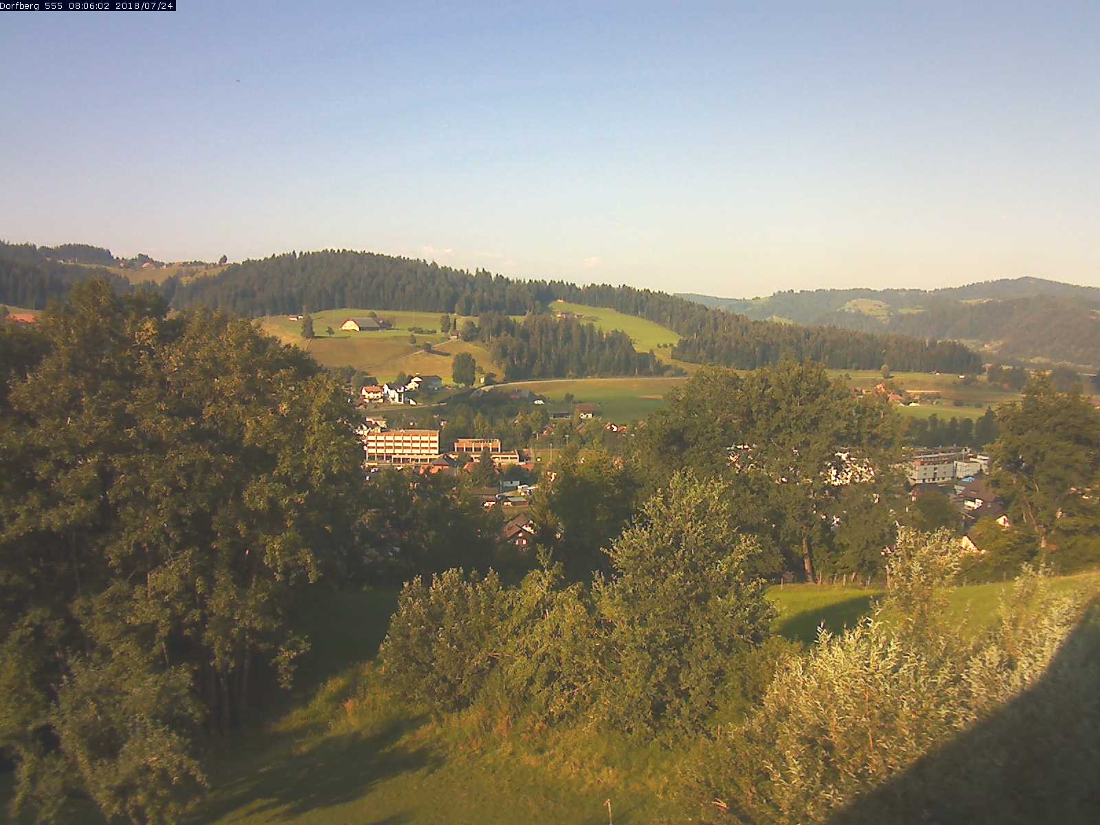 Webcam-Bild: Aussicht vom Dorfberg in Langnau 20180724-080601