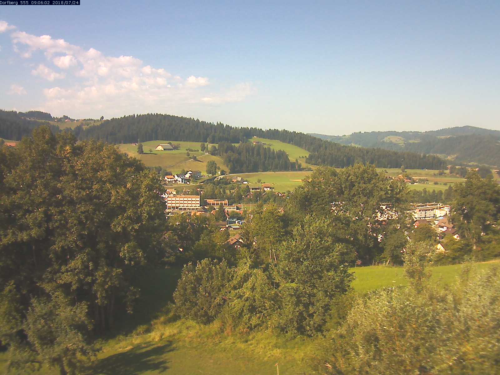 Webcam-Bild: Aussicht vom Dorfberg in Langnau 20180724-090601