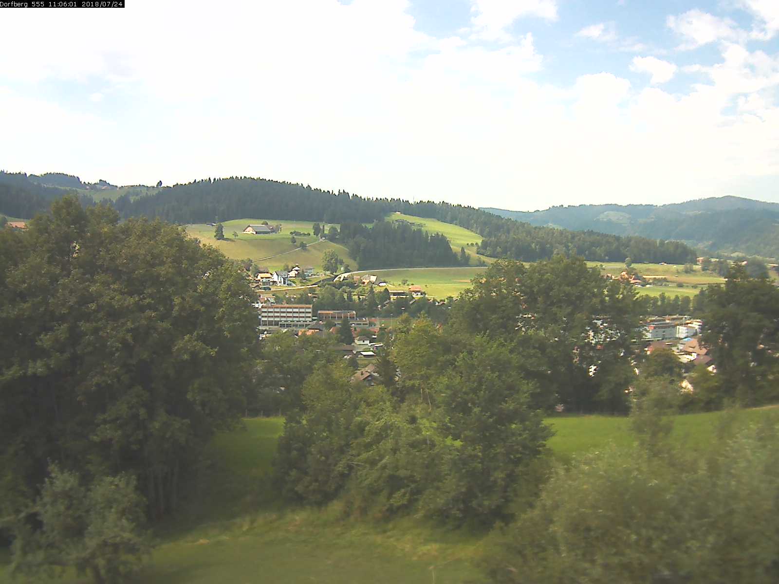 Webcam-Bild: Aussicht vom Dorfberg in Langnau 20180724-110601