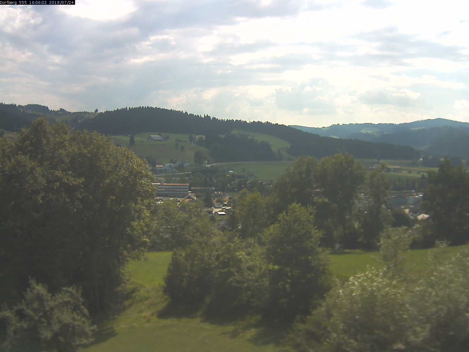 Webcam-Bild: Aussicht vom Dorfberg in Langnau 20180724-160601