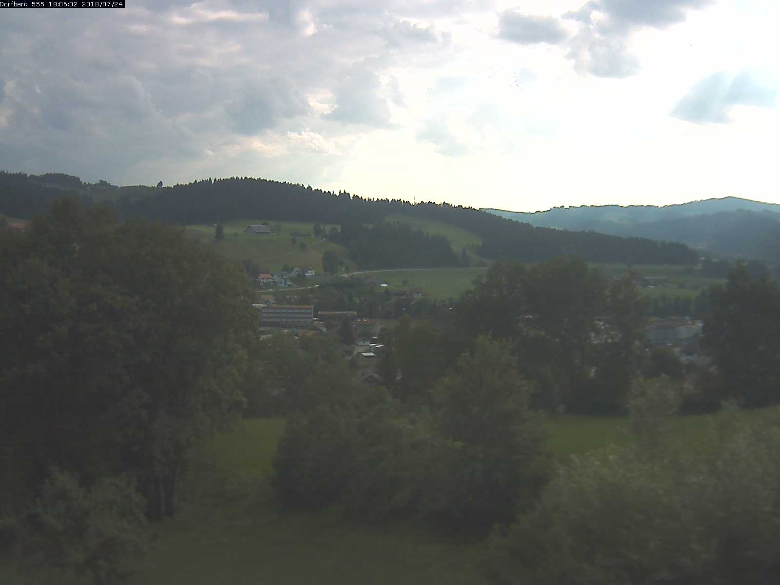 Webcam-Bild: Aussicht vom Dorfberg in Langnau 20180724-180601