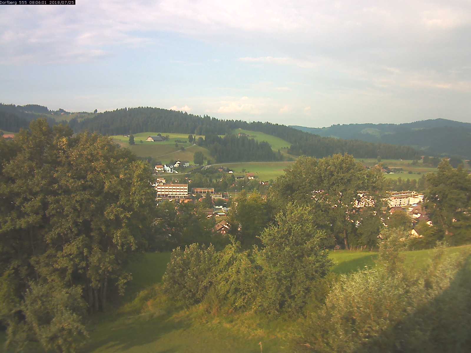 Webcam-Bild: Aussicht vom Dorfberg in Langnau 20180725-080601