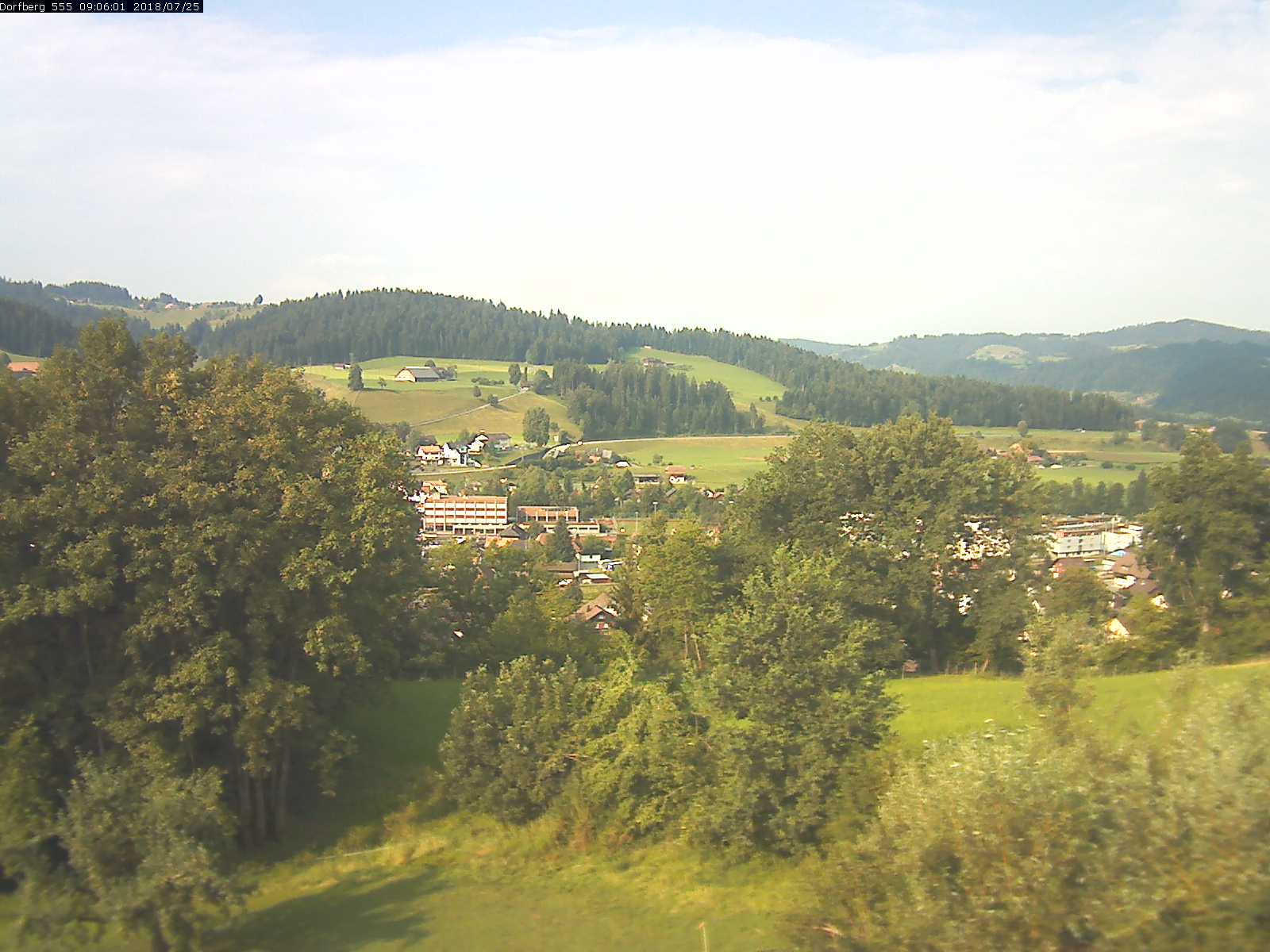 Webcam-Bild: Aussicht vom Dorfberg in Langnau 20180725-090601