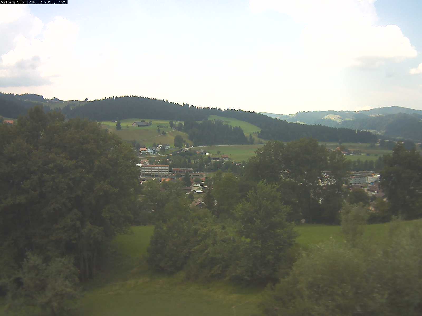 Webcam-Bild: Aussicht vom Dorfberg in Langnau 20180725-120601