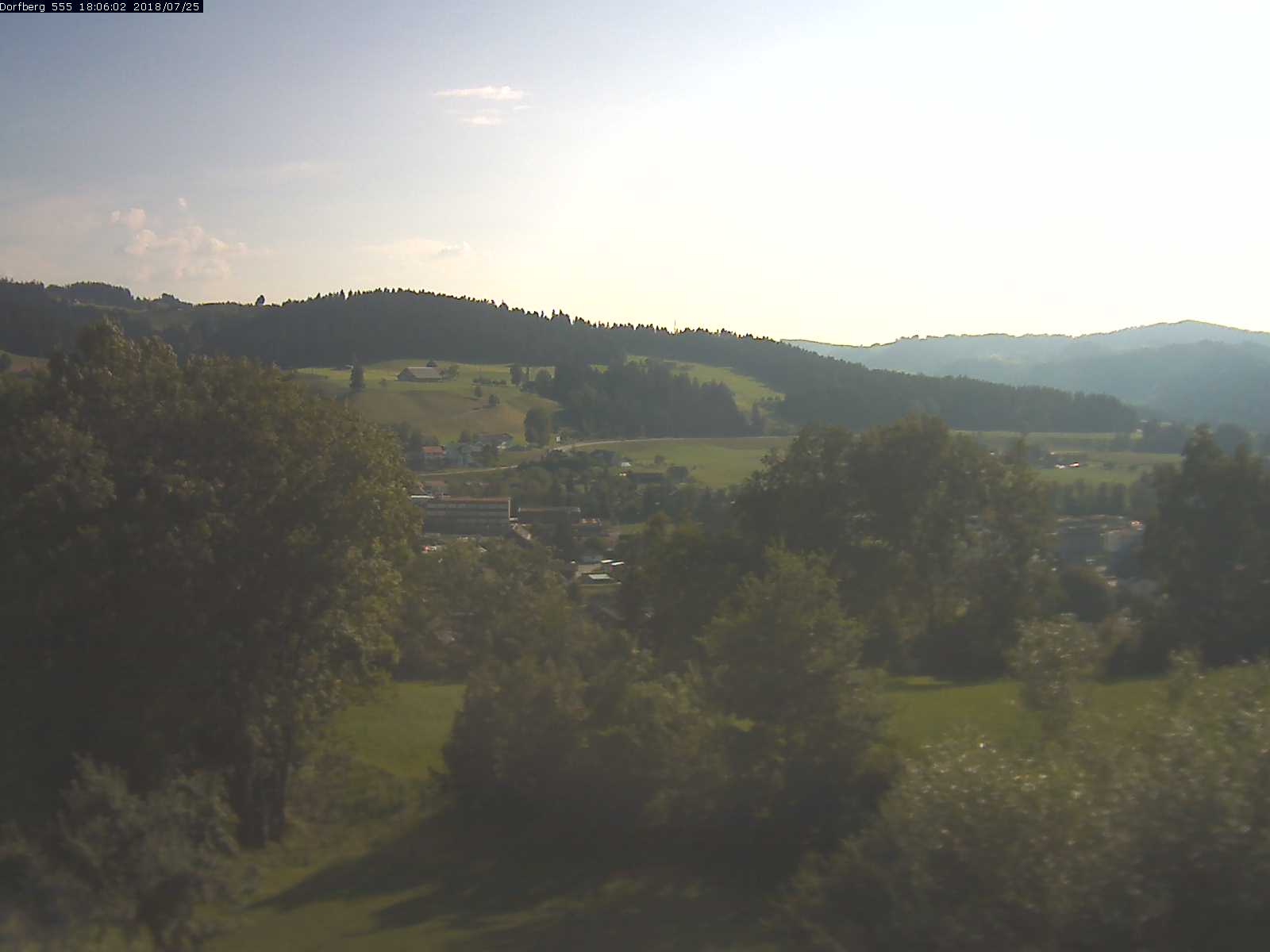 Webcam-Bild: Aussicht vom Dorfberg in Langnau 20180725-180601