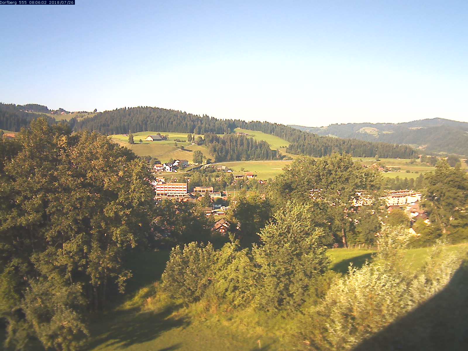 Webcam-Bild: Aussicht vom Dorfberg in Langnau 20180726-080601