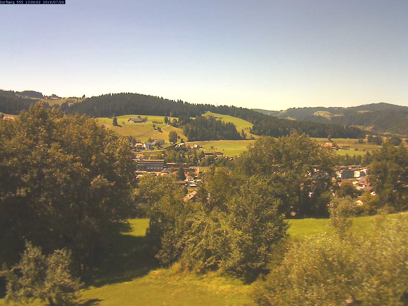 Webcam-Bild: Aussicht vom Dorfberg in Langnau 20180726-120601