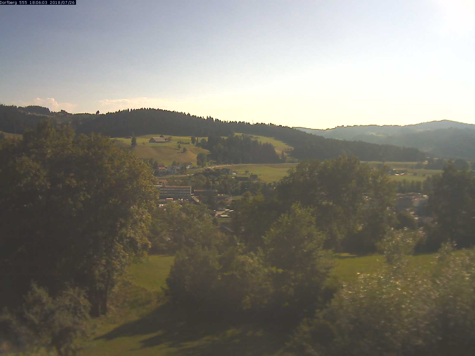 Webcam-Bild: Aussicht vom Dorfberg in Langnau 20180726-180601