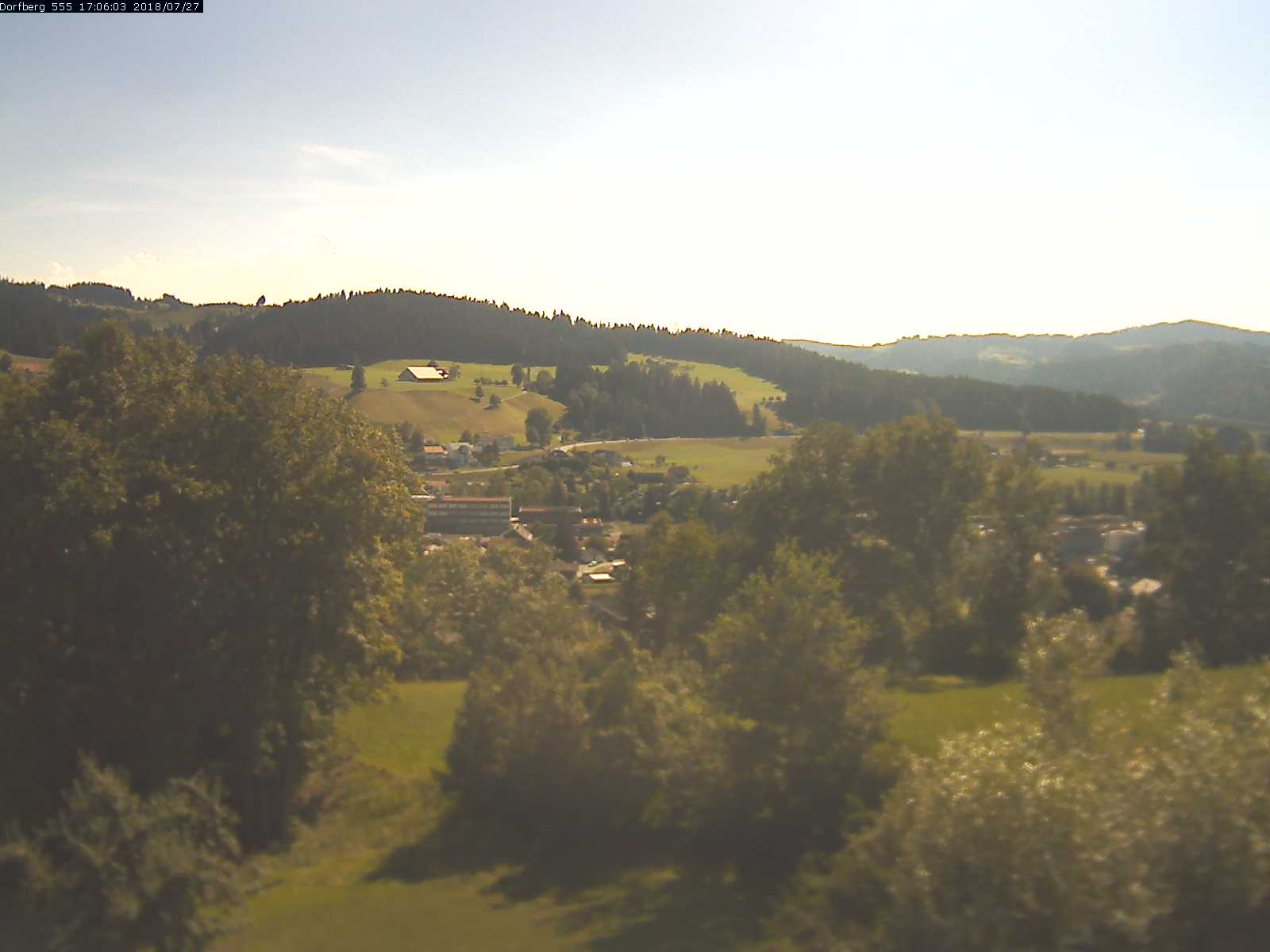 Webcam-Bild: Aussicht vom Dorfberg in Langnau 20180727-170601
