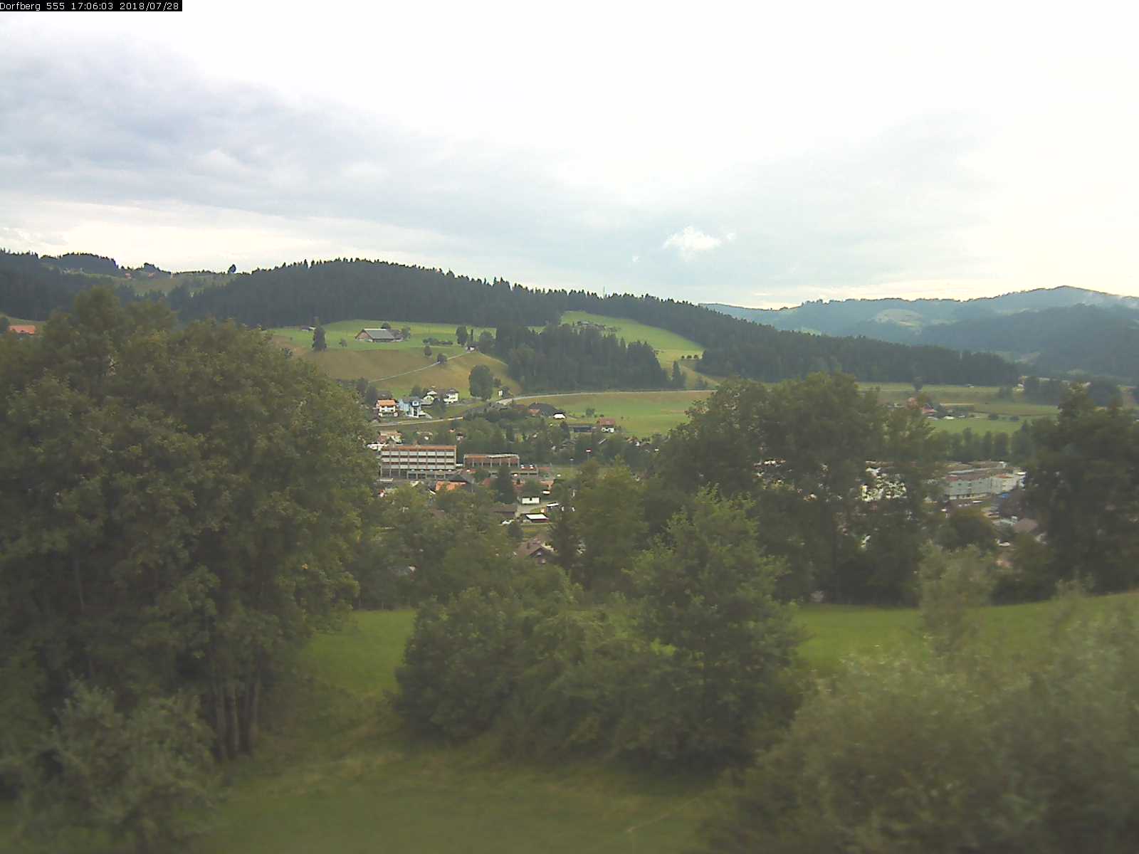 Webcam-Bild: Aussicht vom Dorfberg in Langnau 20180728-170601