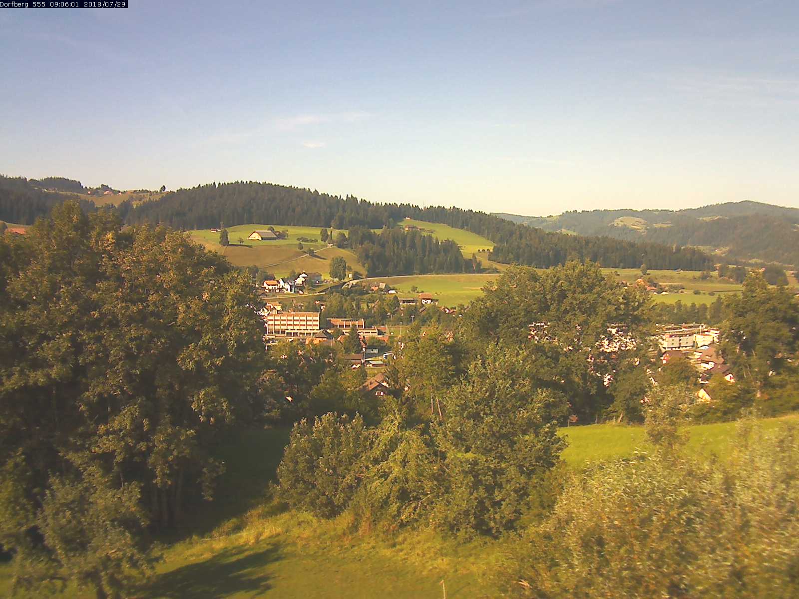 Webcam-Bild: Aussicht vom Dorfberg in Langnau 20180729-090601