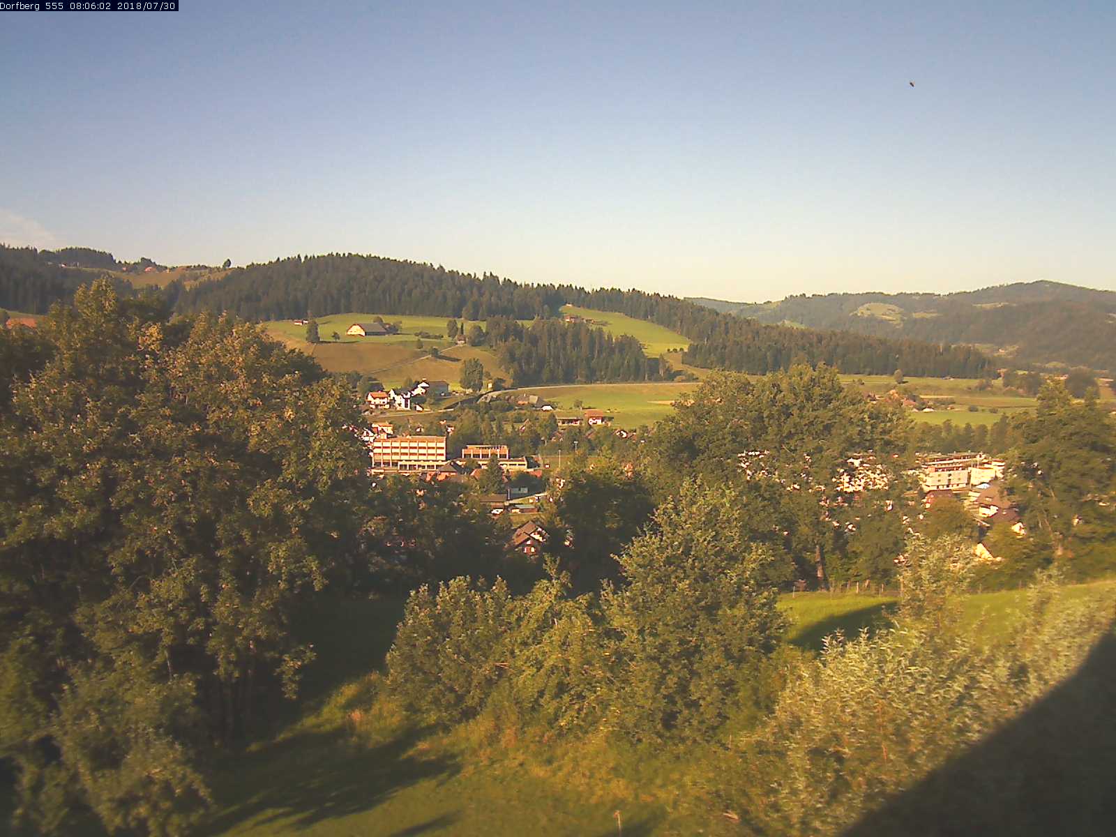 Webcam-Bild: Aussicht vom Dorfberg in Langnau 20180730-080601