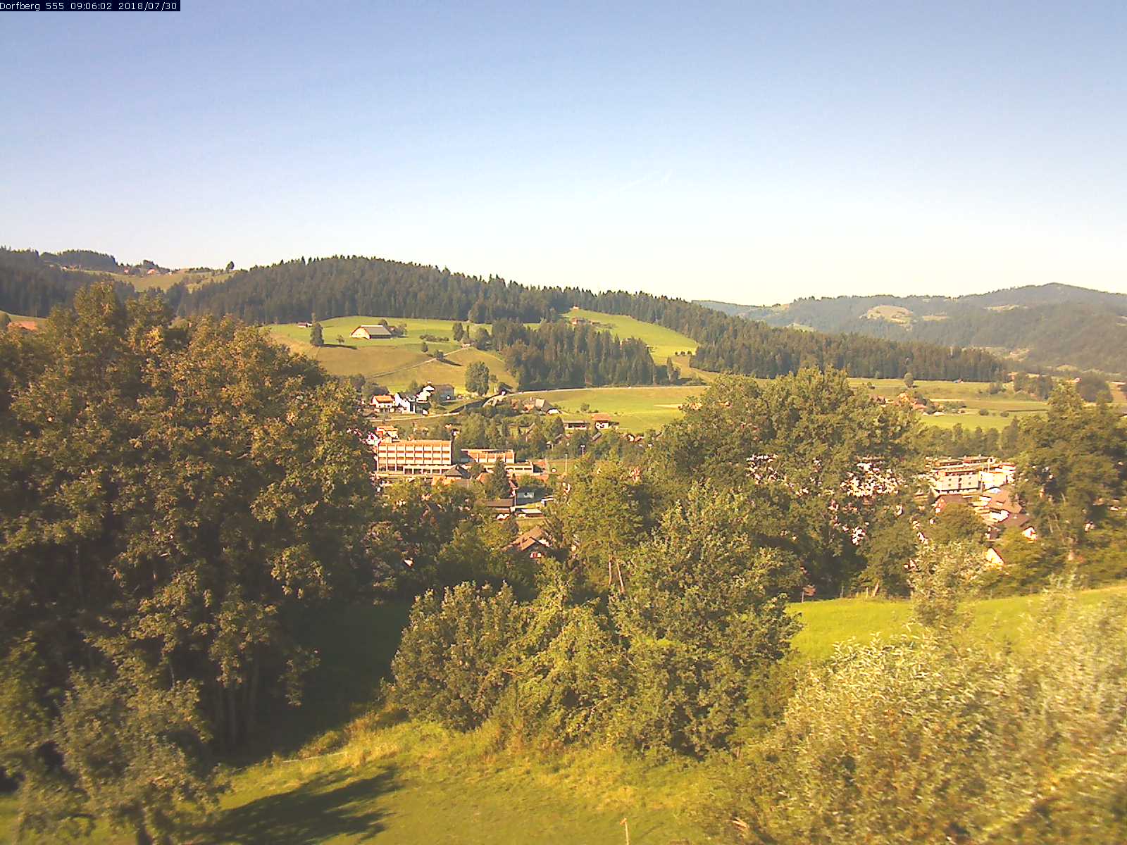 Webcam-Bild: Aussicht vom Dorfberg in Langnau 20180730-090601