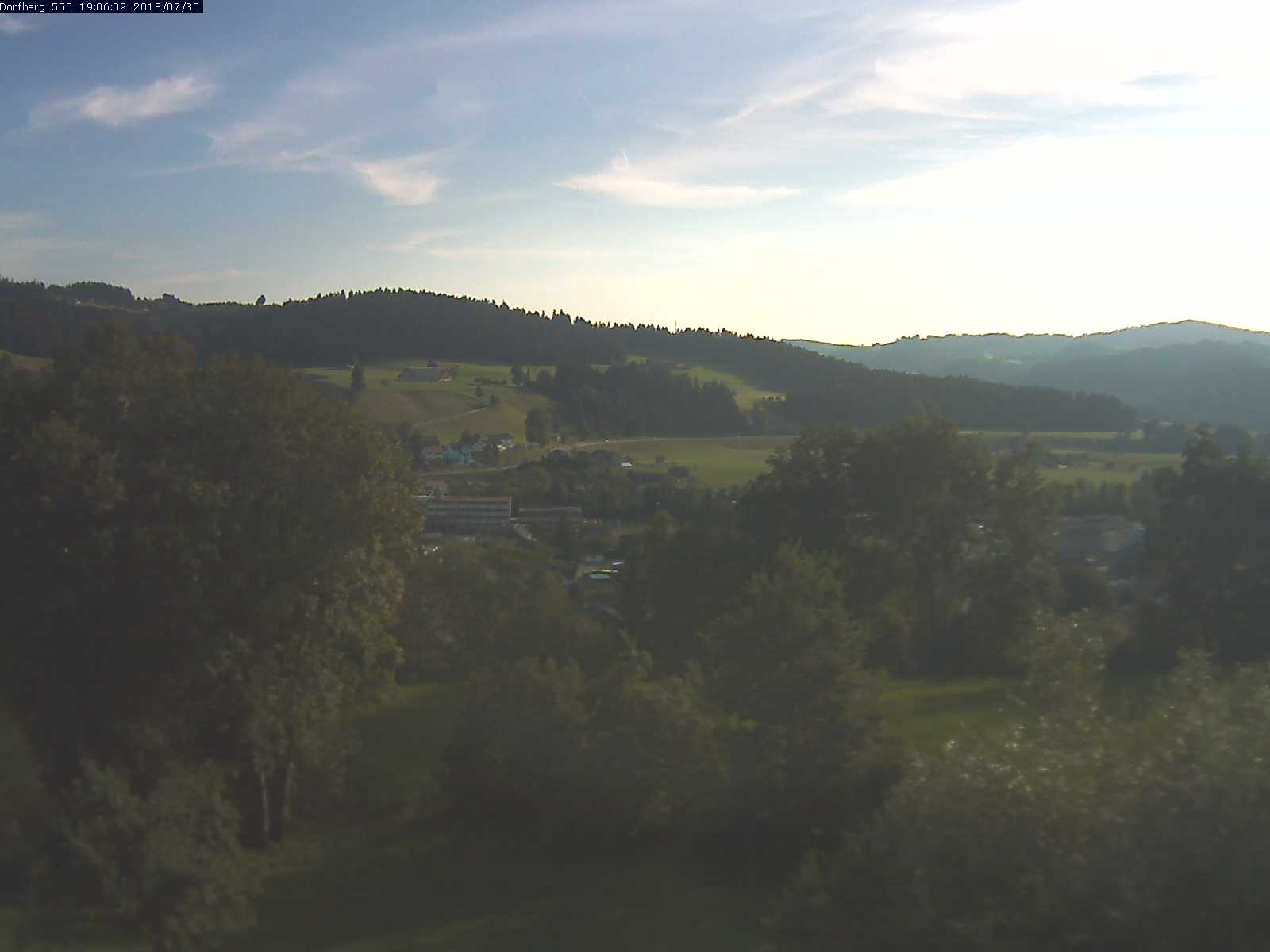 Webcam-Bild: Aussicht vom Dorfberg in Langnau 20180730-190601