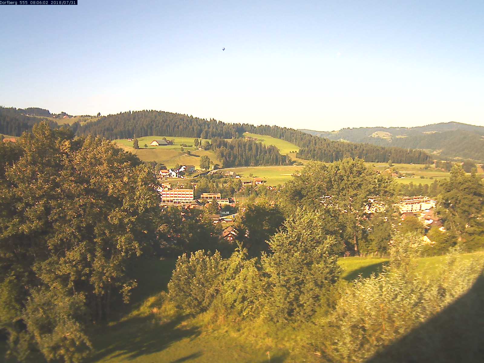 Webcam-Bild: Aussicht vom Dorfberg in Langnau 20180731-080601