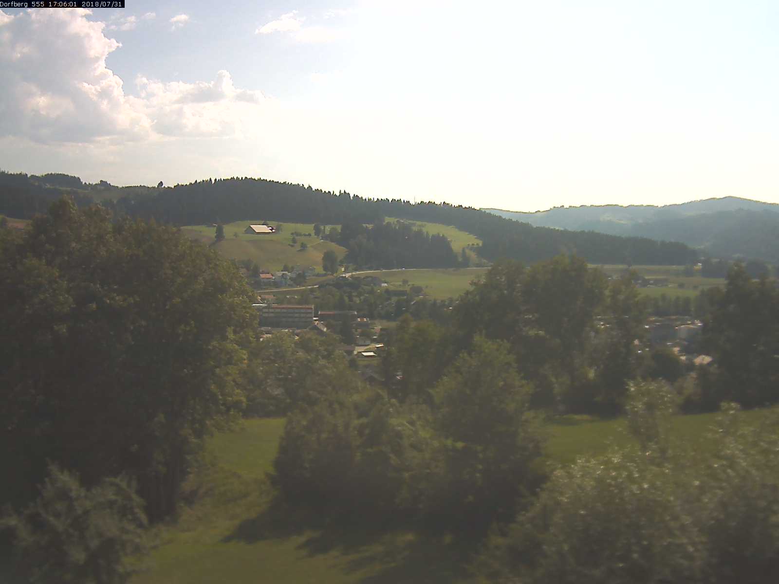 Webcam-Bild: Aussicht vom Dorfberg in Langnau 20180731-170601
