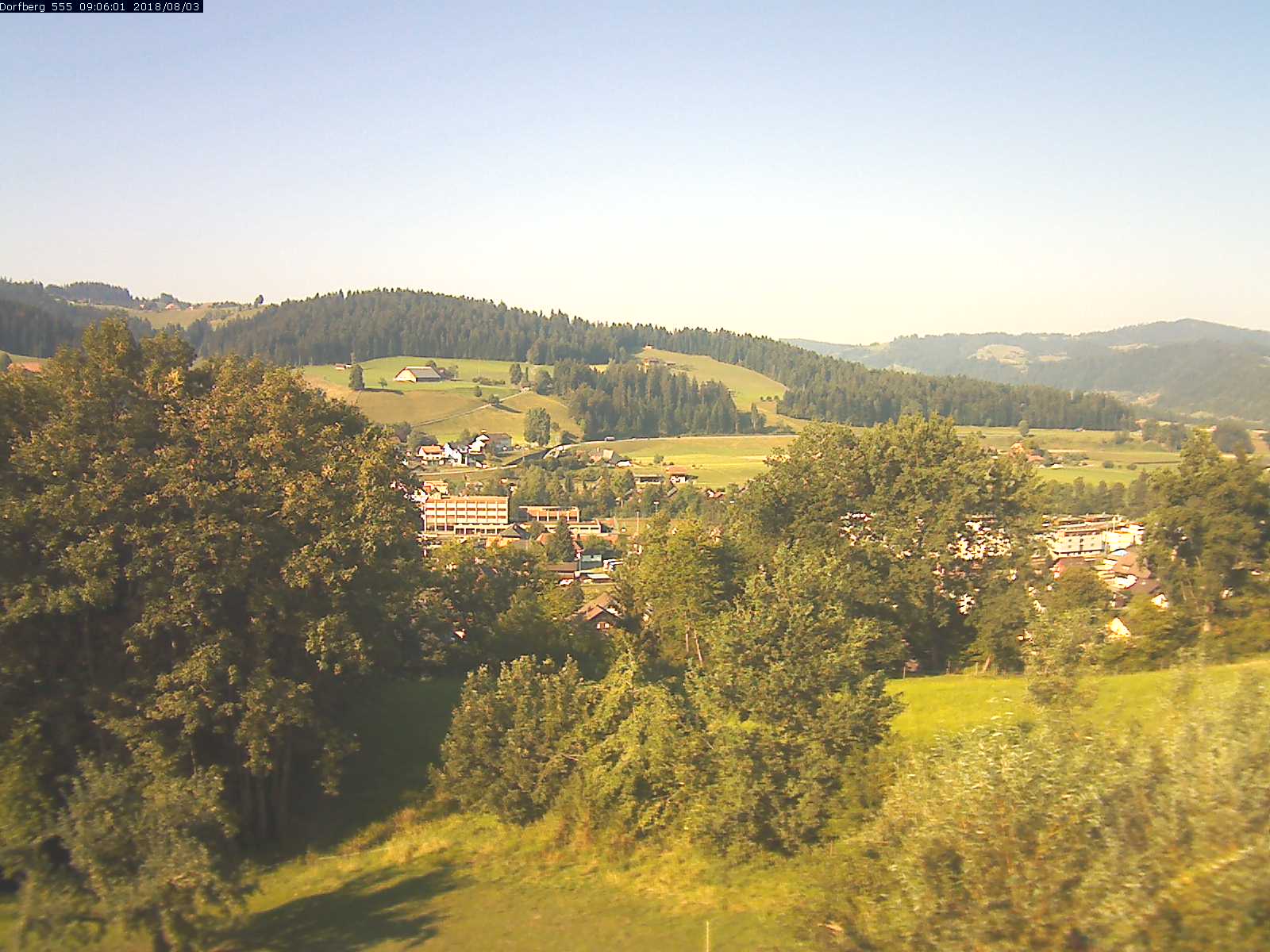 Webcam-Bild: Aussicht vom Dorfberg in Langnau 20180803-090601