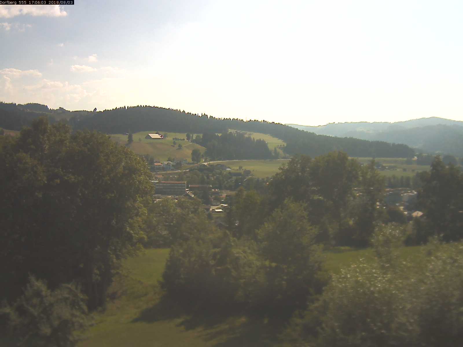 Webcam-Bild: Aussicht vom Dorfberg in Langnau 20180803-170601