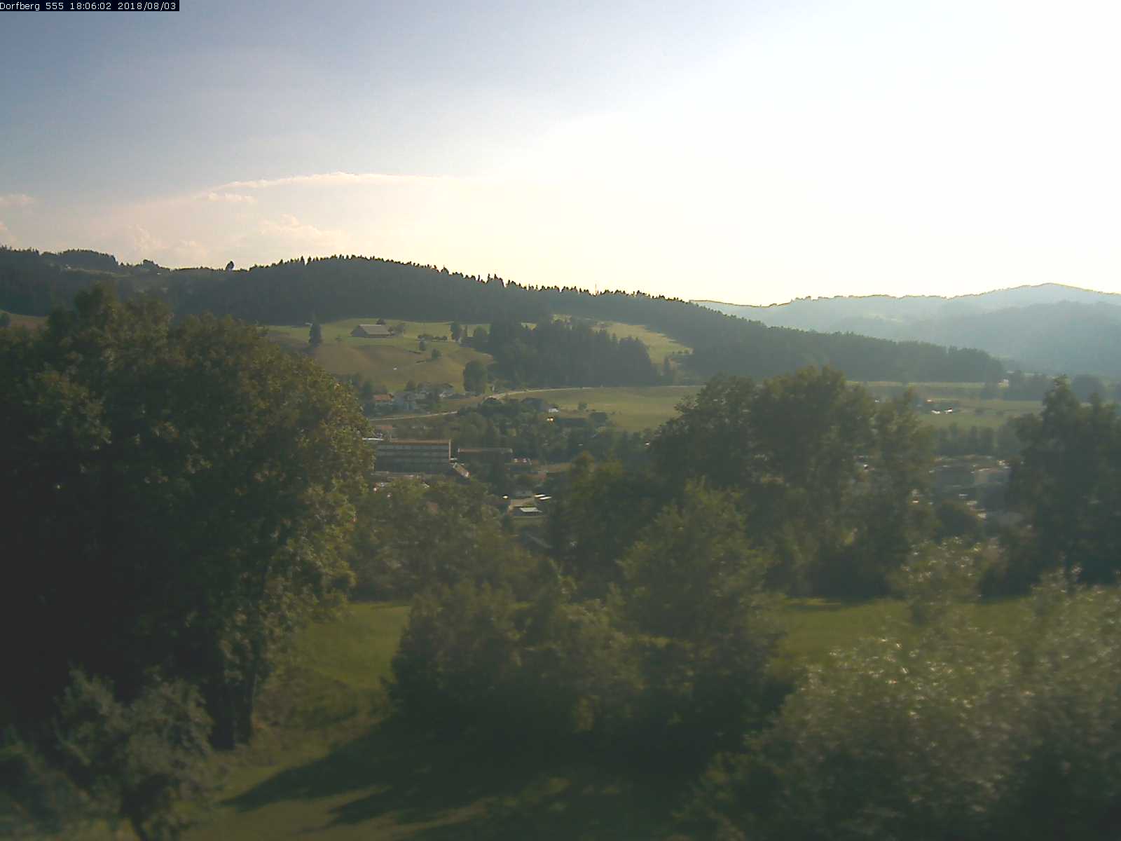 Webcam-Bild: Aussicht vom Dorfberg in Langnau 20180803-180601