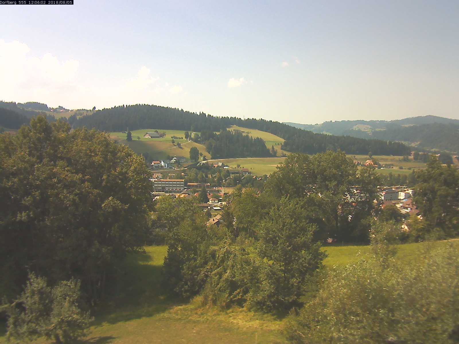Webcam-Bild: Aussicht vom Dorfberg in Langnau 20180805-120601