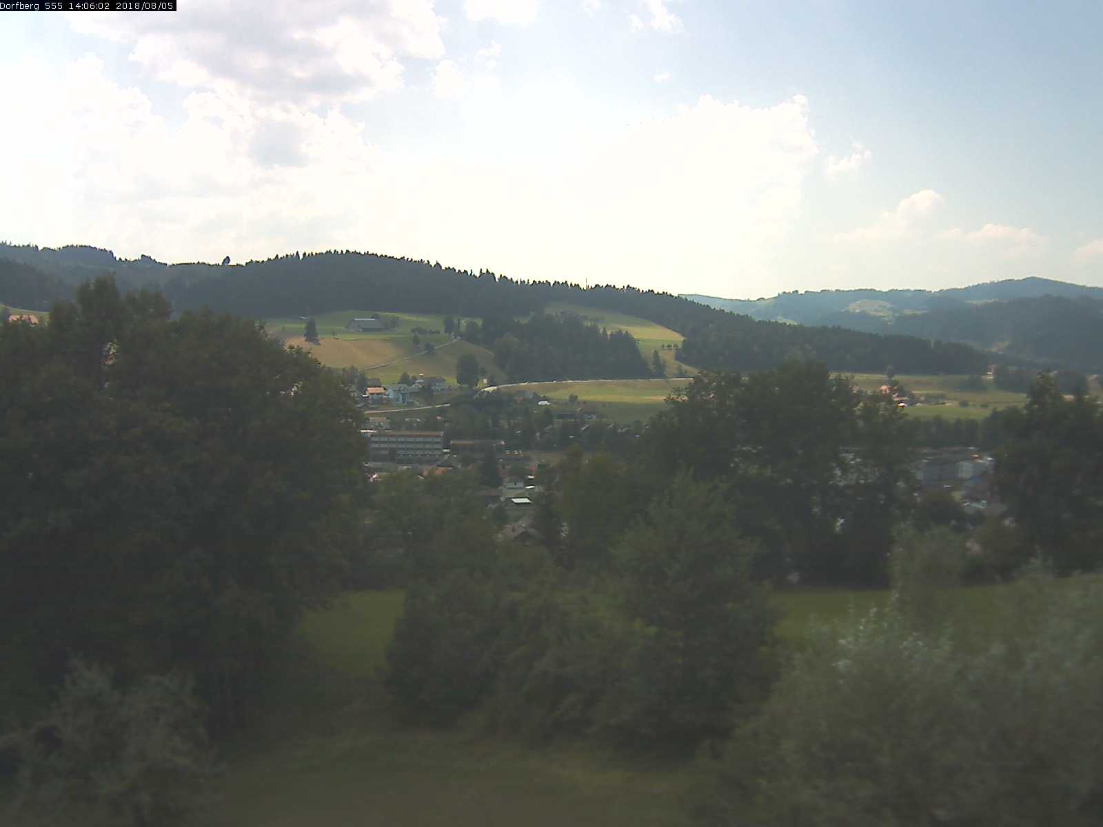 Webcam-Bild: Aussicht vom Dorfberg in Langnau 20180805-140601